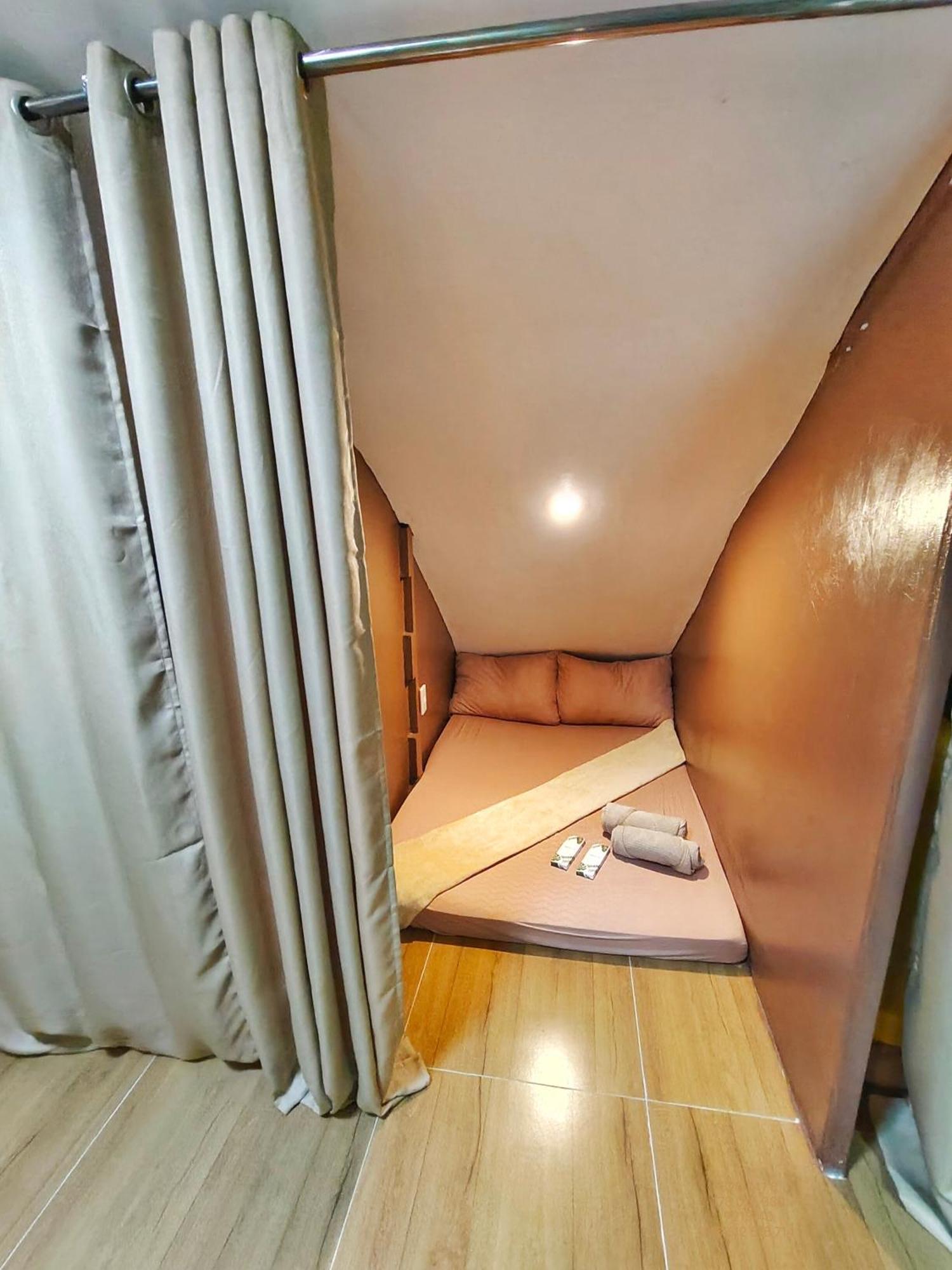 Mactan Airport Hostel At Aashvi Cozy Cabin Lapu-Lapu City Esterno foto