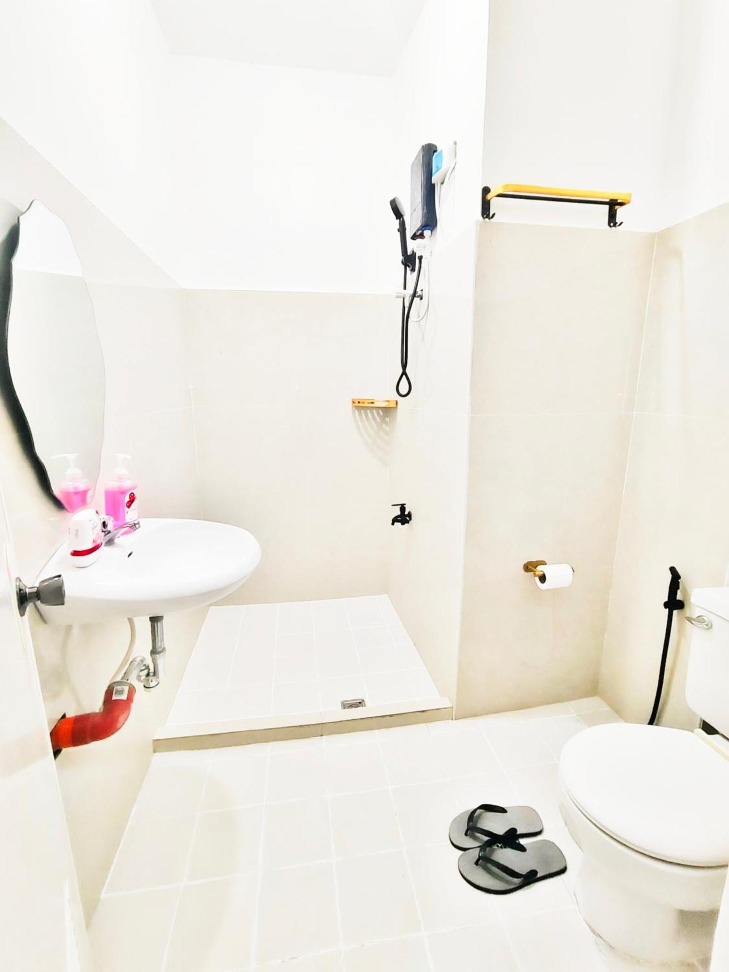 Mactan Airport Hostel At Aashvi Cozy Cabin Lapu-Lapu City Esterno foto